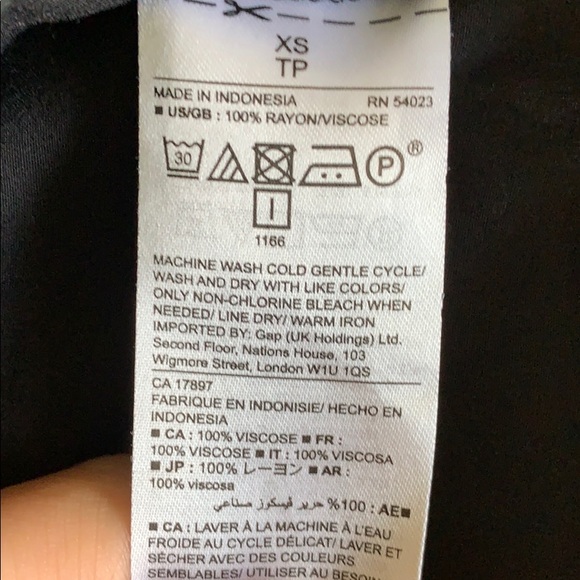 4/$20 GAP V-Neck Black Dress - Picture 6 of 6